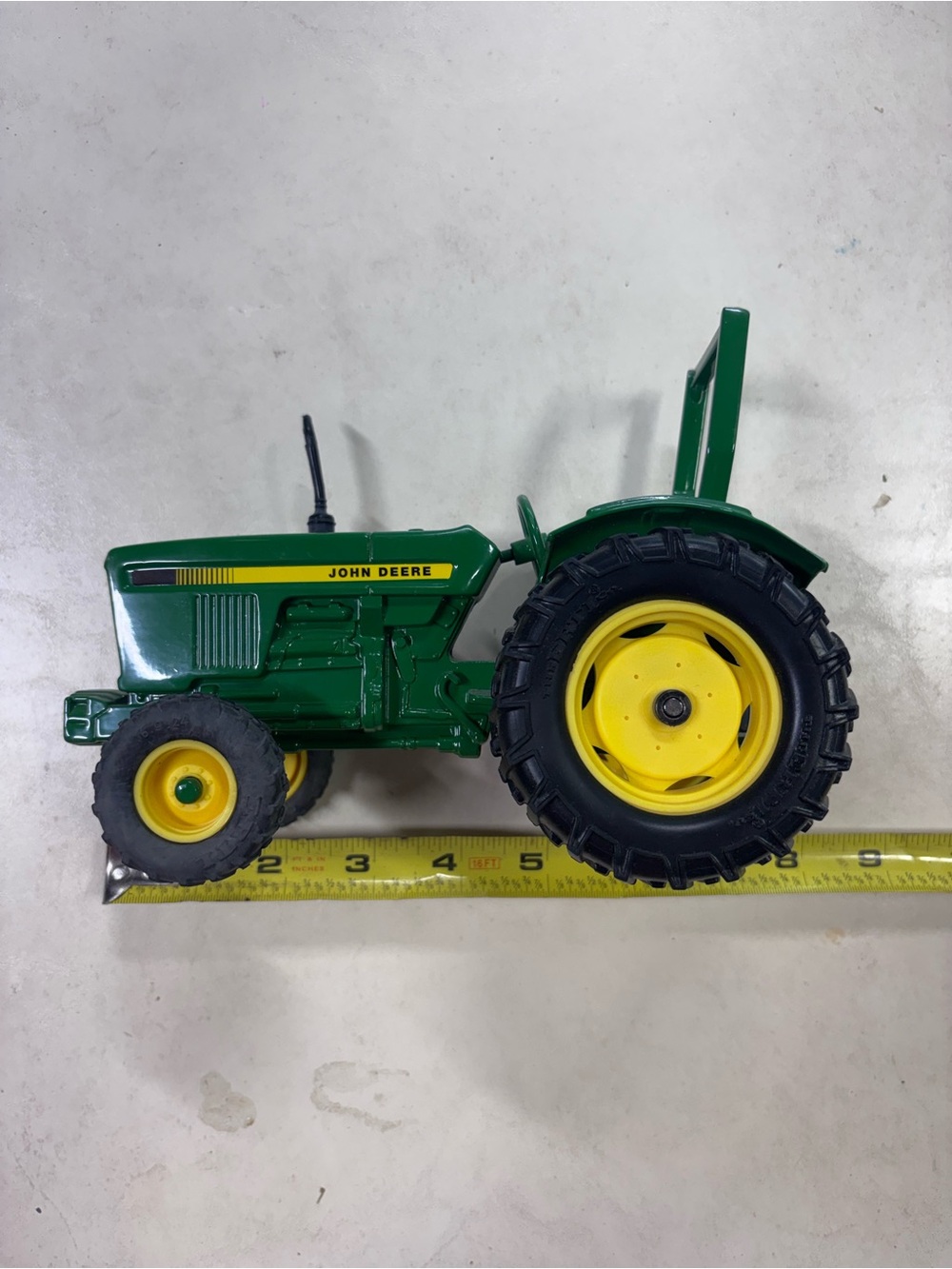 JOHN DEERE 950 COMPACT UTILITY TRACTOR 1/16